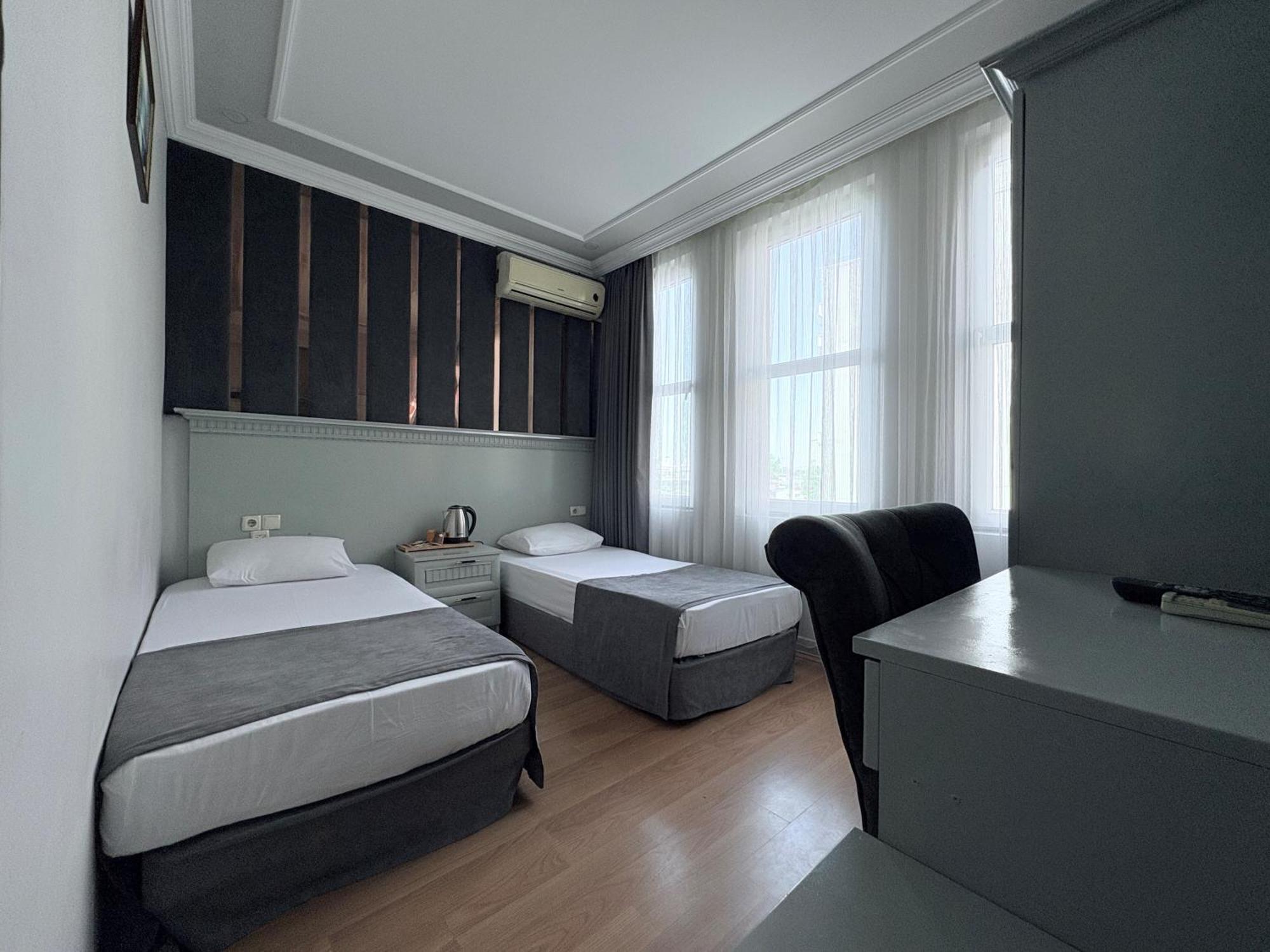 Grand Hurriyet Hotel Istanboel Buitenkant foto