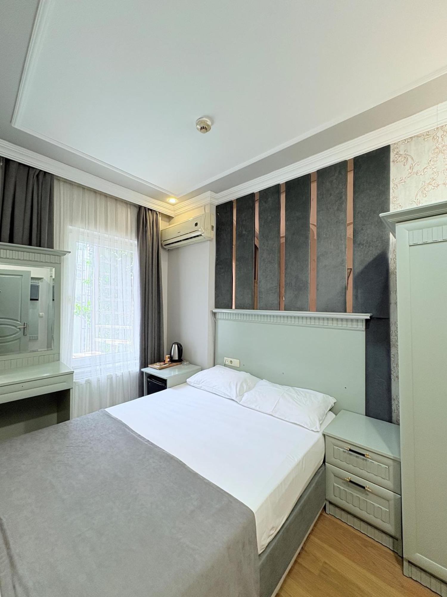 Grand Hurriyet Hotel Istanboel Buitenkant foto