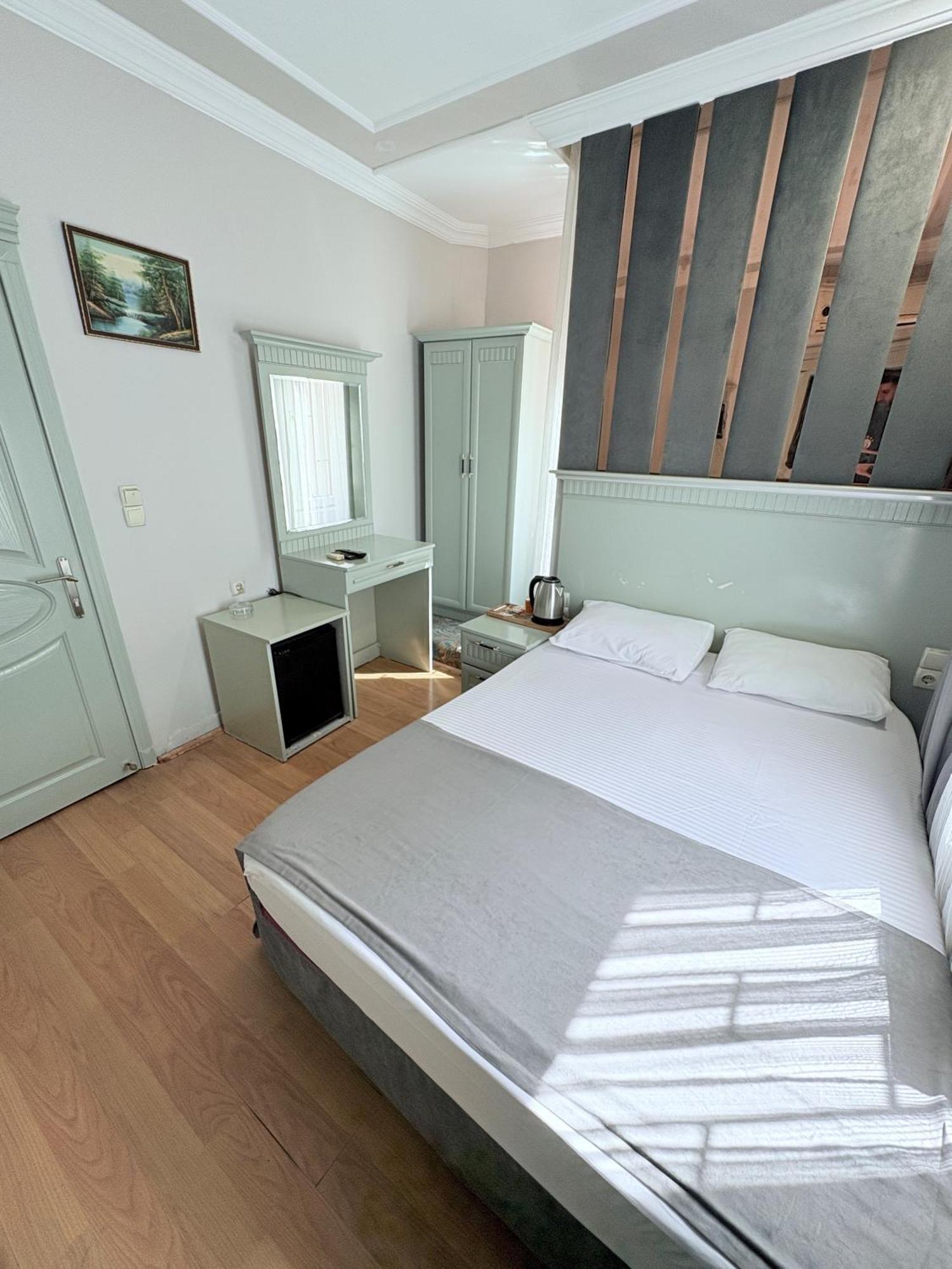 Grand Hurriyet Hotel Istanboel Buitenkant foto