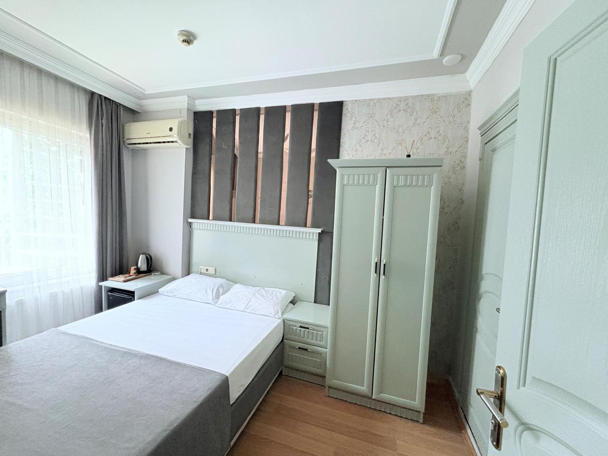 Grand Hurriyet Hotel Istanboel Buitenkant foto